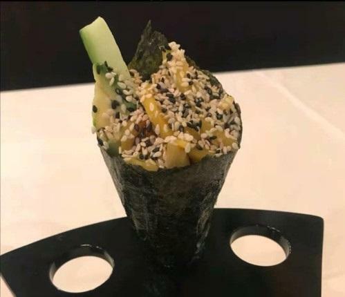 Vegan Jackfruit Hand Roll